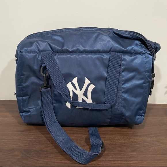 Other - NYY New York Yankees insulated soft cooler tote with crossbody strap